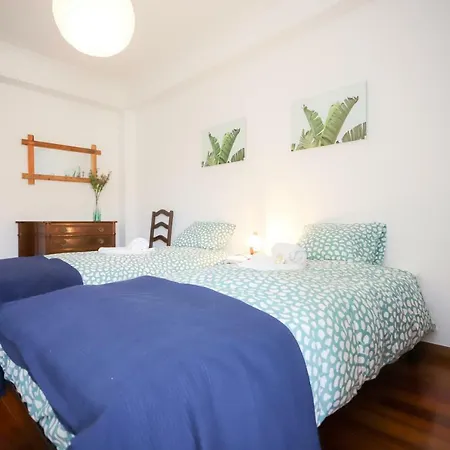 Sea View Apartment *